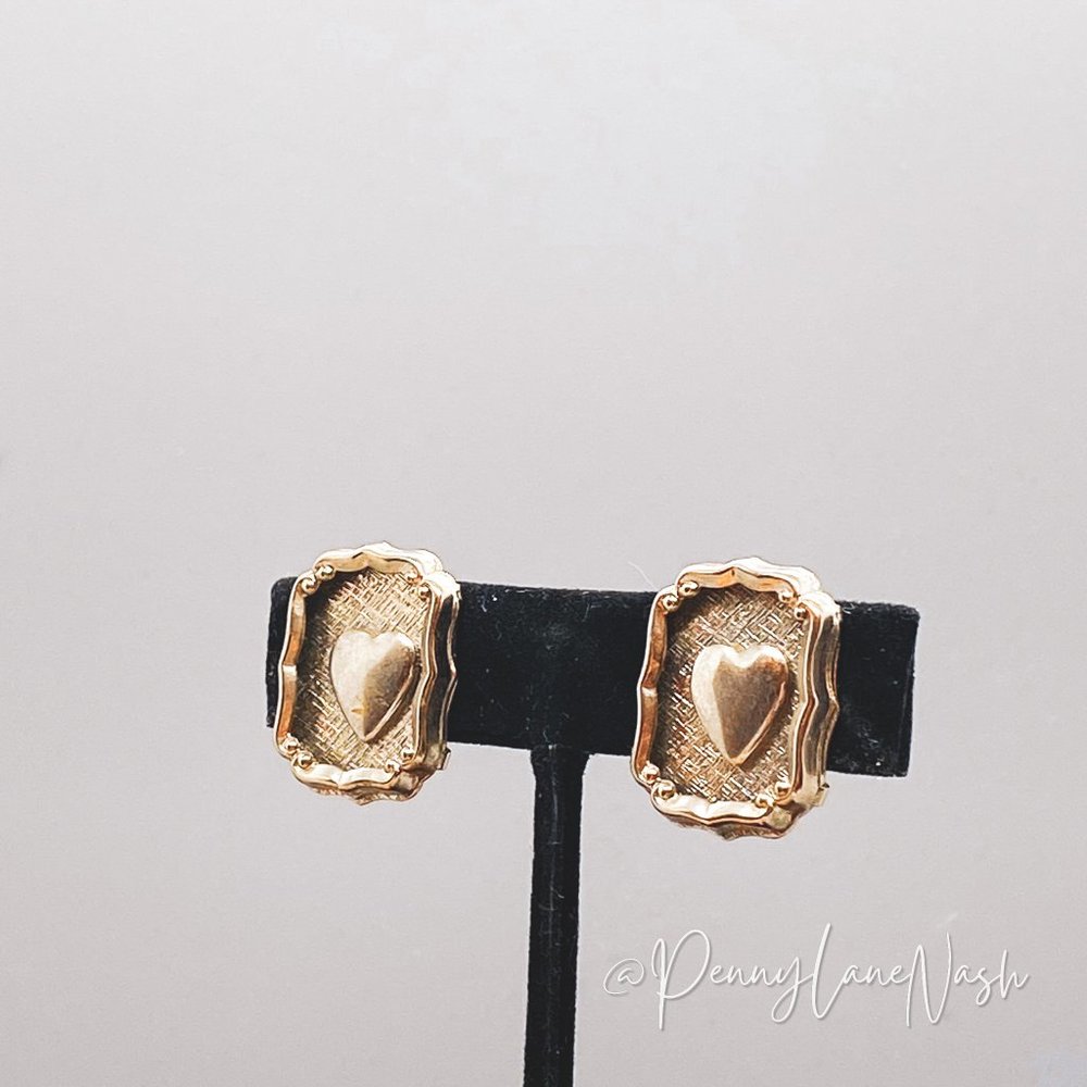 Vintage Framed Heart Etch Gold Plated Stud Earrings - Picture 7 of 7